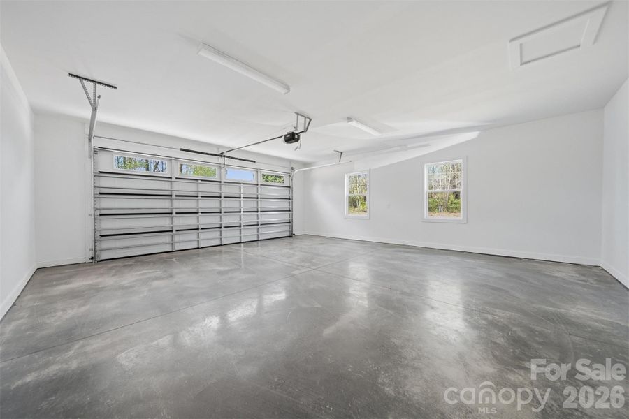 Spacious, unfurnished interior of a new home in , Lenoir (Image 27).