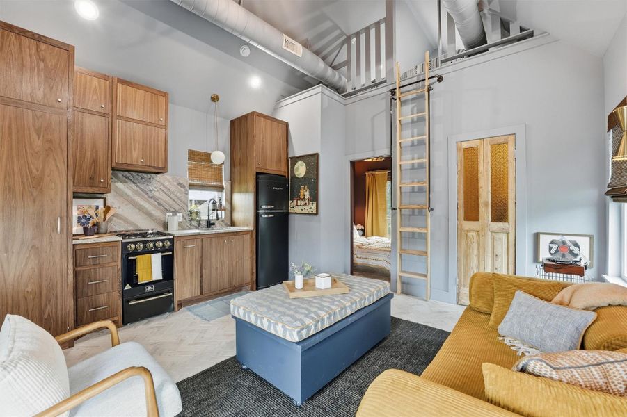 Furnished interior view inside a new home in , Galveston (Image 4).