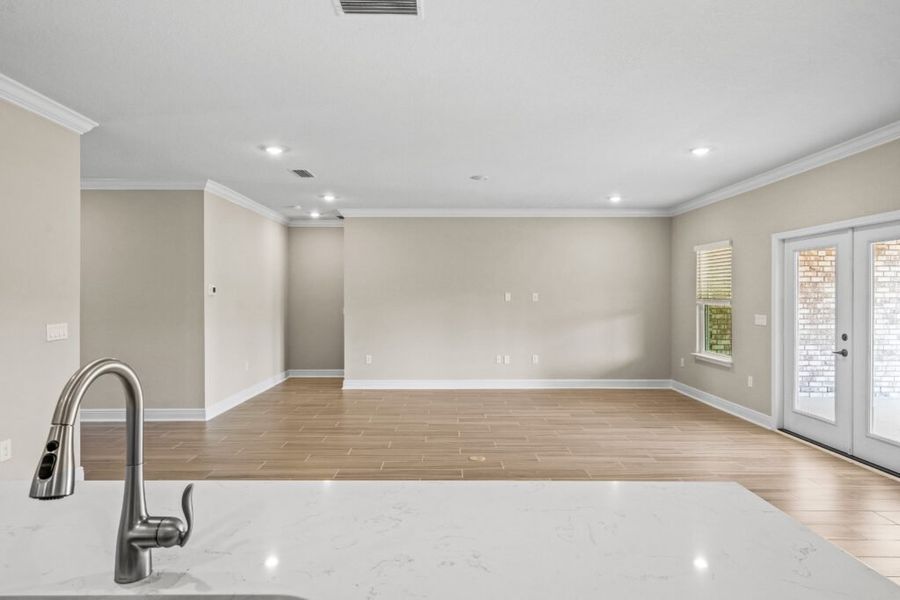 Spacious, unfurnished interior of a new home in Lake Merial, Panama City (Image 15). Spacious, unfurnished interior of a new home in Lake Merial, Panama City (Image 15).