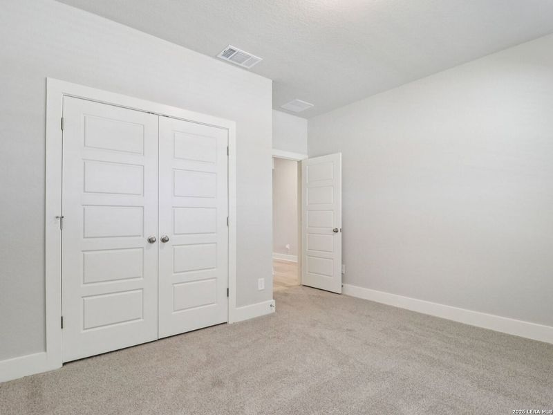 Spacious, unfurnished interior of a new home in , Marion (Image 10).