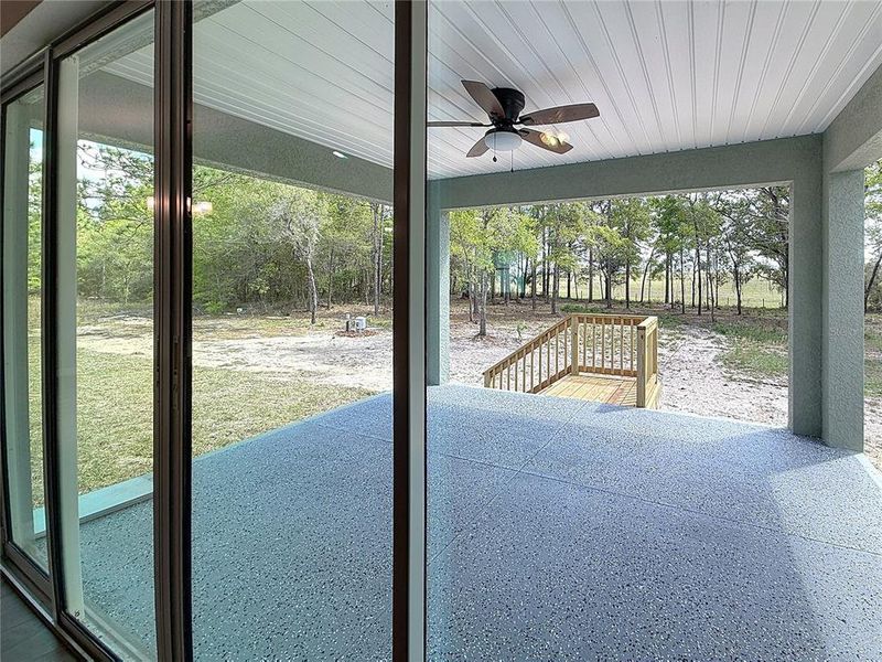 Exterior details and patio area of a home in , Dunnellon (Image 22).