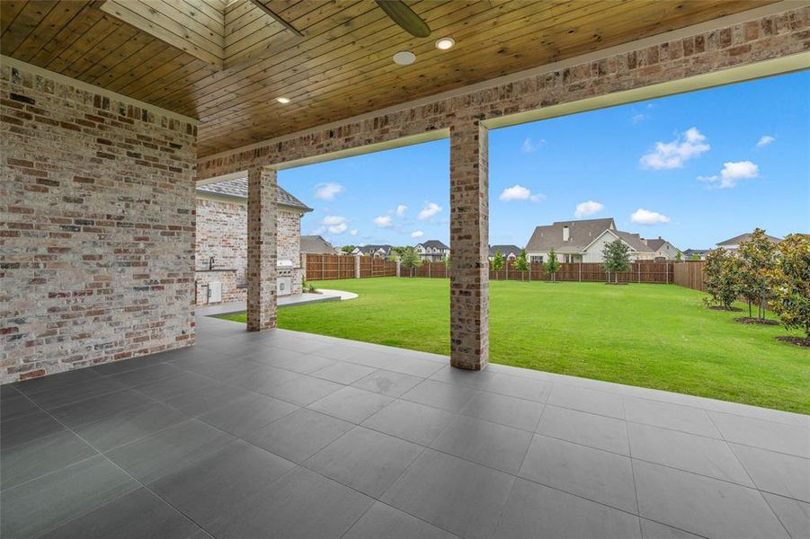 Exterior details and patio area of a home in , McGregor (Image 4).