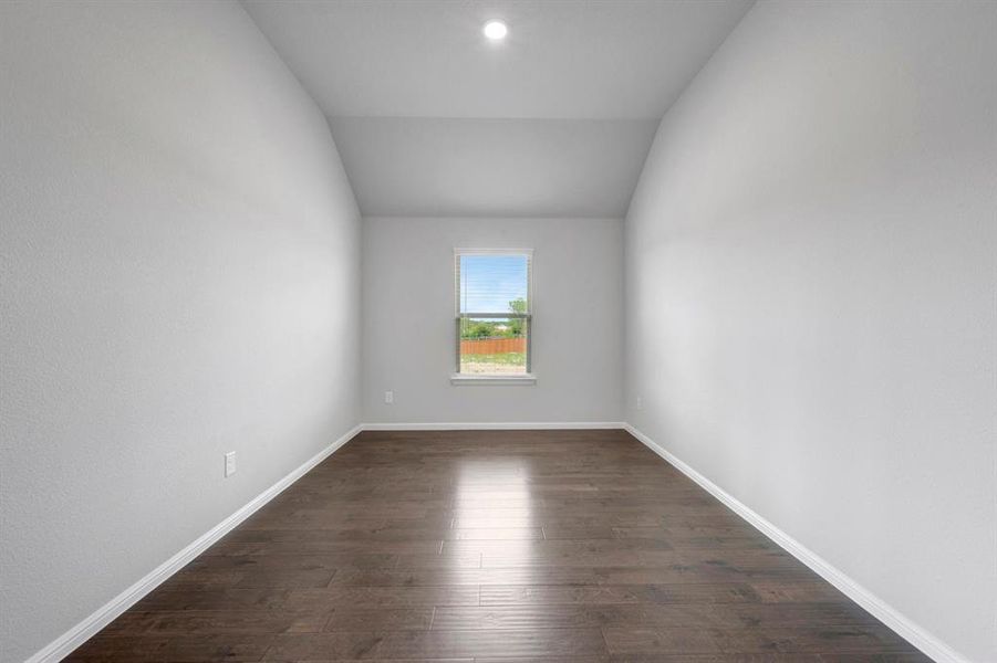 Spacious, unfurnished interior of a new home in Sanderos, Fort Worth (Image 28).