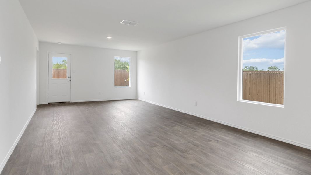 Representative unfurnished interior of a home built from the T30B Barton by D.R. Horton in Riverfield, Josephine (Image 11).
