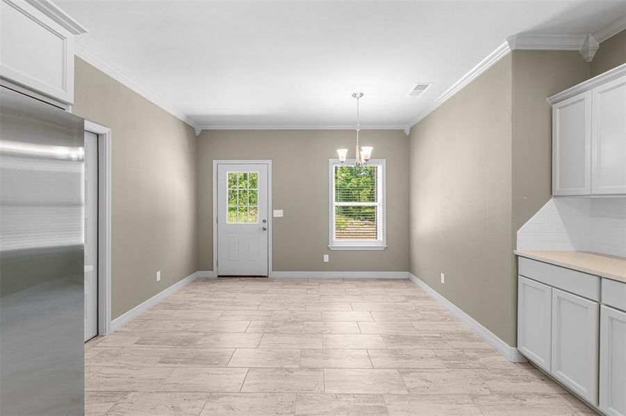Spacious, unfurnished interior of a new home in , Corsicana (Image 12).