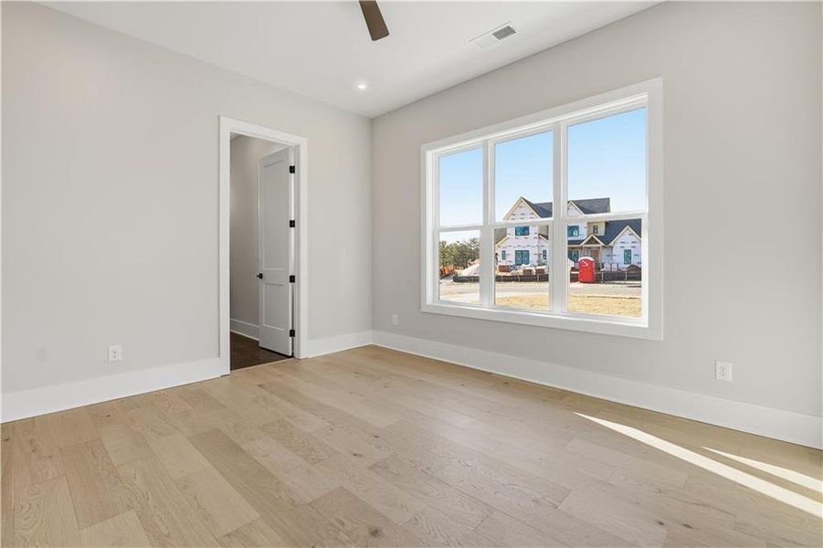 Spacious, unfurnished interior of a new home in , Gainesville (Image 43).