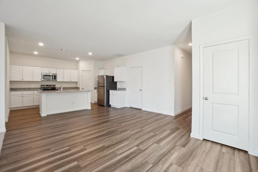 Representative unfurnished interior of a home built from the Apollo by Starlight Homes in Sunrise at Arbor Ridge, La Vergne (Image 15).