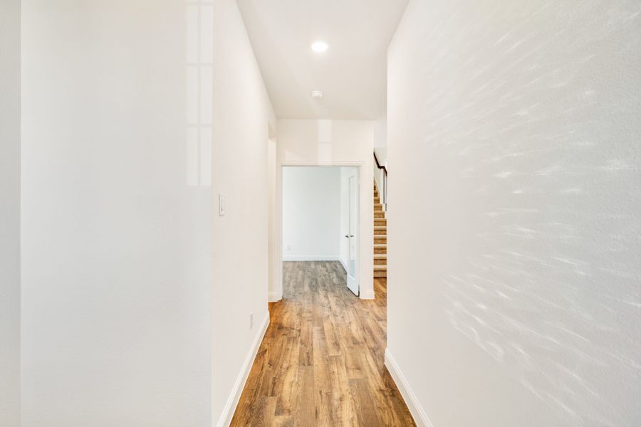 Spacious, unfurnished interior of a new home in Reunion, Rhome (Image 14). Spacious, unfurnished interior of a new home in Reunion, Rhome (Image 14).