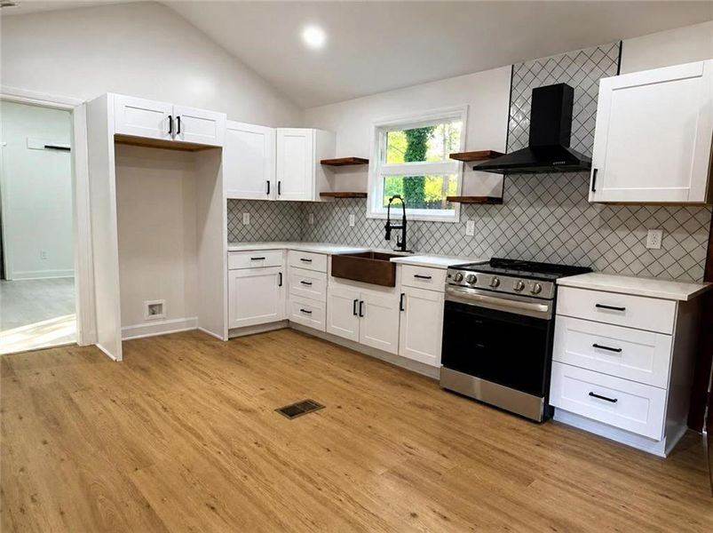 Furnished interior view inside a new home in , Conyers (Image 6).