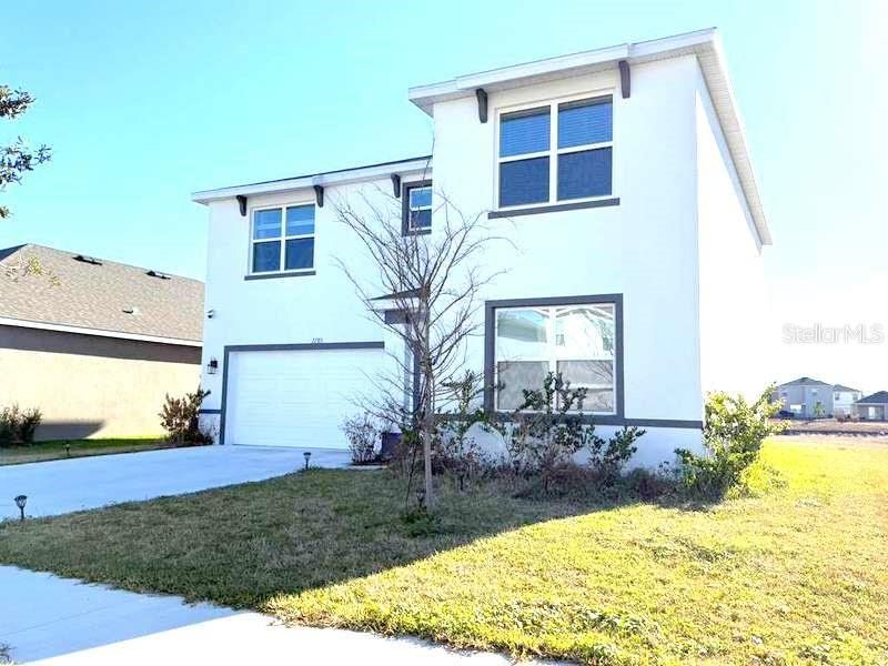 Exterior details and patio area of a home in Northwater at Two Rivers, Zephyrhills (Image 4).