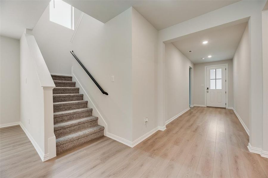 Spacious, unfurnished interior of a new home in Villages of Hurricane Creek, Anna (Image 29).