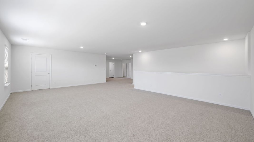 Spacious, unfurnished interior of a new home in Fieldcrest Acres, Blountville (Image 37).