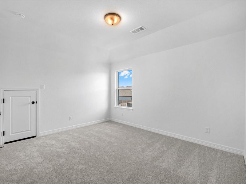 Spacious, unfurnished interior of a new home in Brookewater, Rosenberg (Image 23).