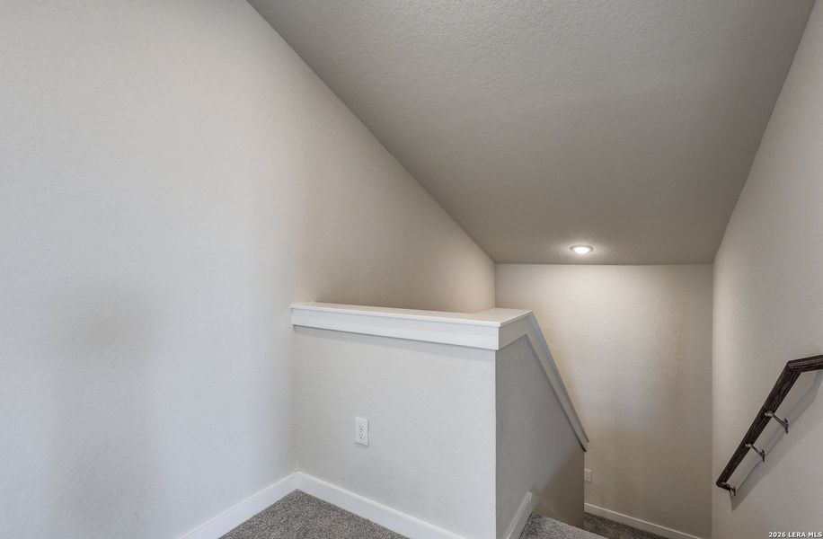 Spacious, unfurnished interior of a new home in Hiddenbrooke, Seguin (Image 21).