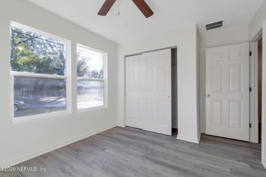 Spacious, unfurnished interior of a new home in , Jacksonville (Image 17).