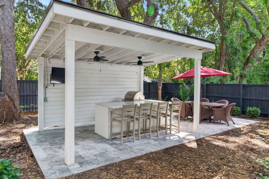 Exterior details and patio area of a home in Fiddler Cove, Mount Pleasant (Image 27).