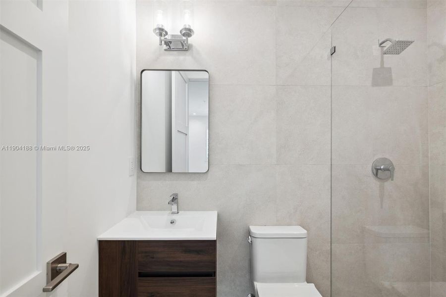 Furnished interior view inside a new home in , Pompano Beach (Image 6).