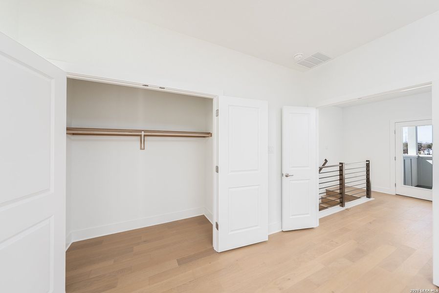 Spacious, unfurnished interior of a new home in , San Antonio (Image 35).