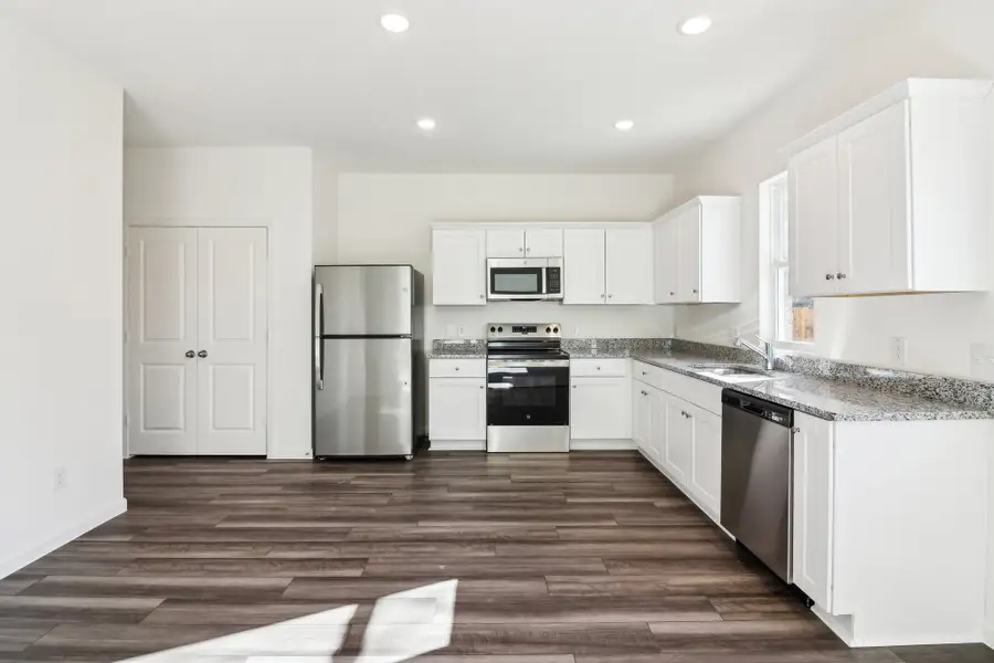 Representative furnished interior of a home built from the Endeavor by Starlight Homes in Sunrise at Arbor Ridge, La Vergne (Image 8).