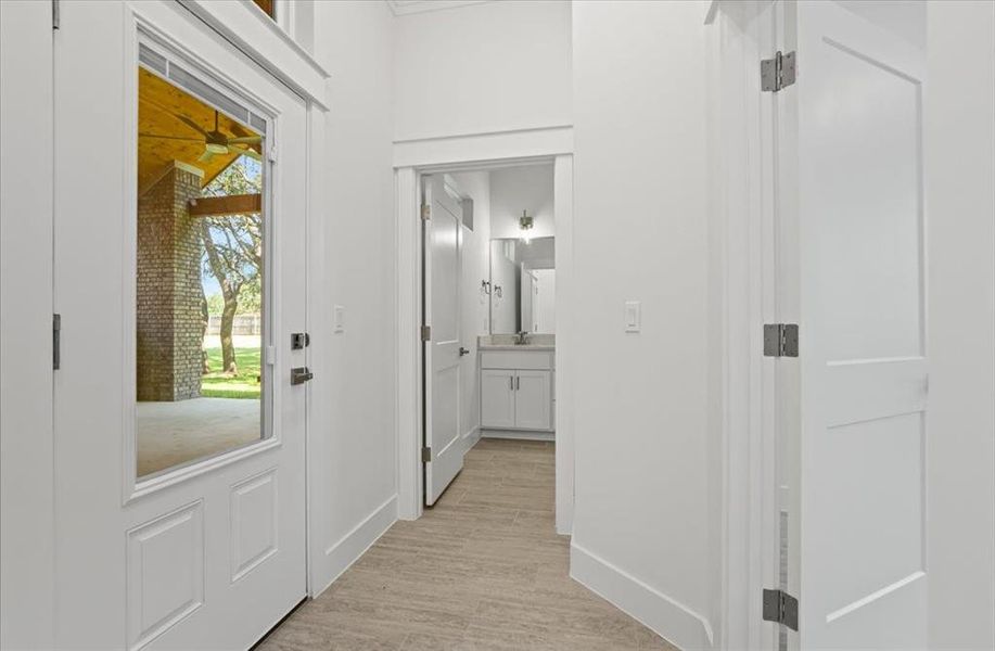 Spacious, unfurnished interior of a new home in , Salado (Image 33).