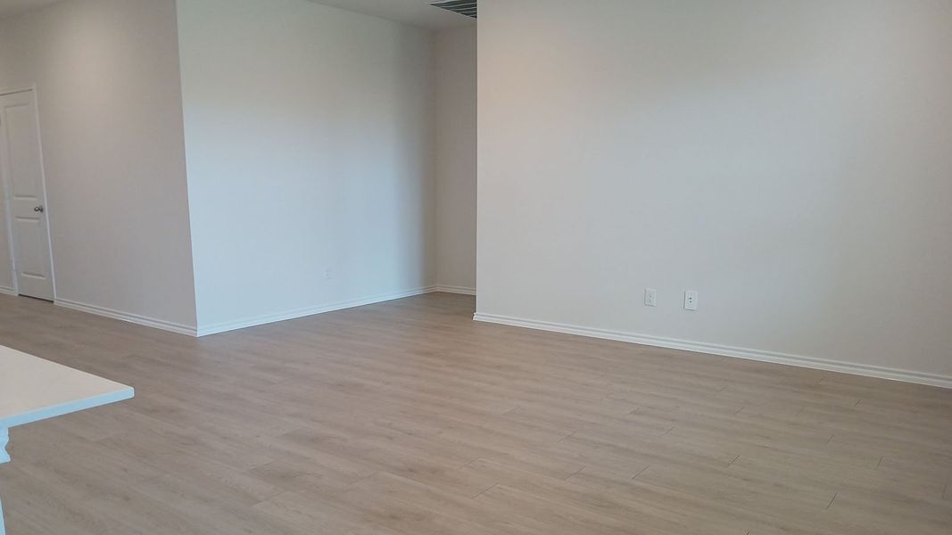Spacious, unfurnished interior of a new home in Wildwood, Royse City (Image 12).