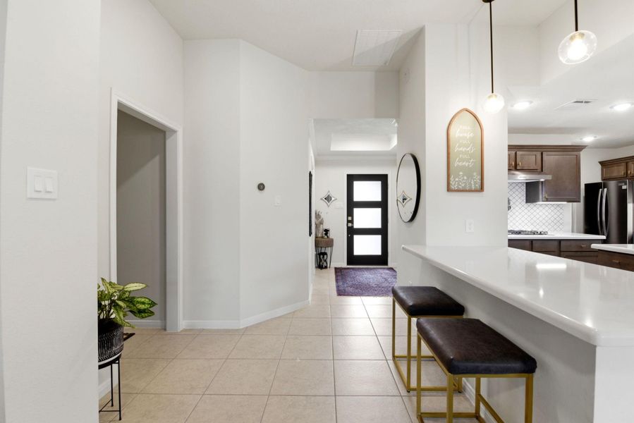 Furnished interior view inside a new home in Pedregal, Dickinson (Image 17).