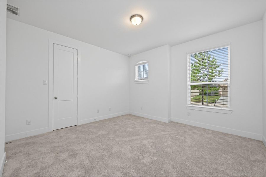 Spacious, unfurnished interior of a new home in Artavia, Conroe (Image 41).