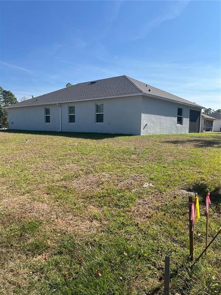 Exterior details and patio area of a home in , North Port (Image 4).