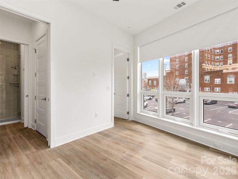 Spacious, unfurnished interior of a new home in , Asheville (Image 24).