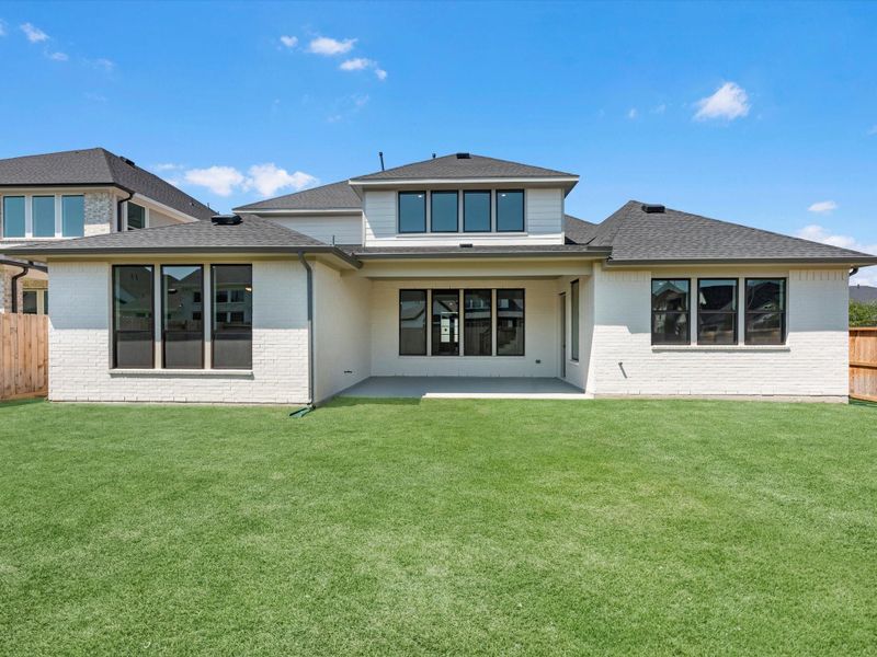Exterior details and patio area of a home in Cross Creek Ranch 65′, Fulshear (Image 1). Exterior details and patio area of a home in Cross Creek Ranch 65′, Fulshear (Image 1).