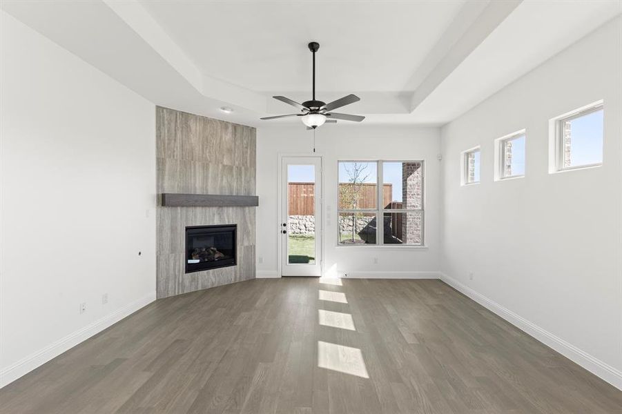 16. 3225 Agnew - Family