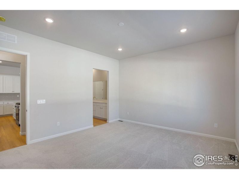 Spacious, unfurnished interior of a new home in , Berthoud (Image 25).