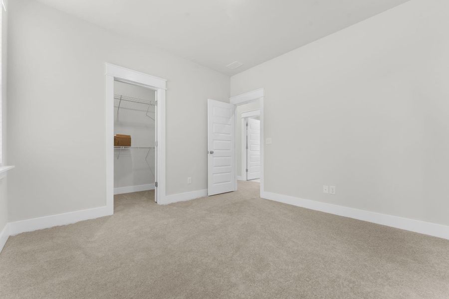 Spacious, unfurnished interior of a new home in Carnes Crossroads, Summerville (Image 25).