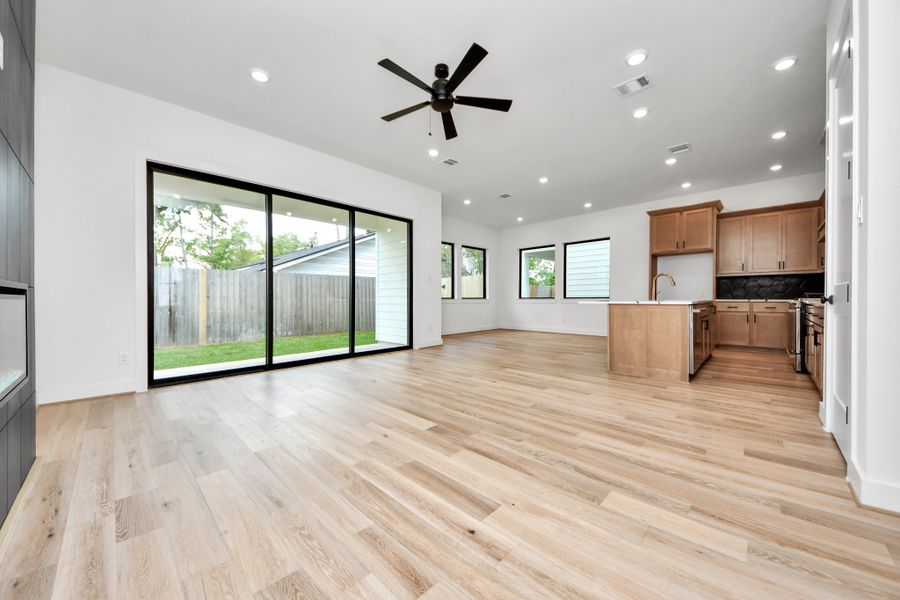 Spacious, unfurnished interior of a new home in Caywood Place, Houston (Image 19). Spacious, unfurnished interior of a new home in Caywood Place, Houston (Image 19).