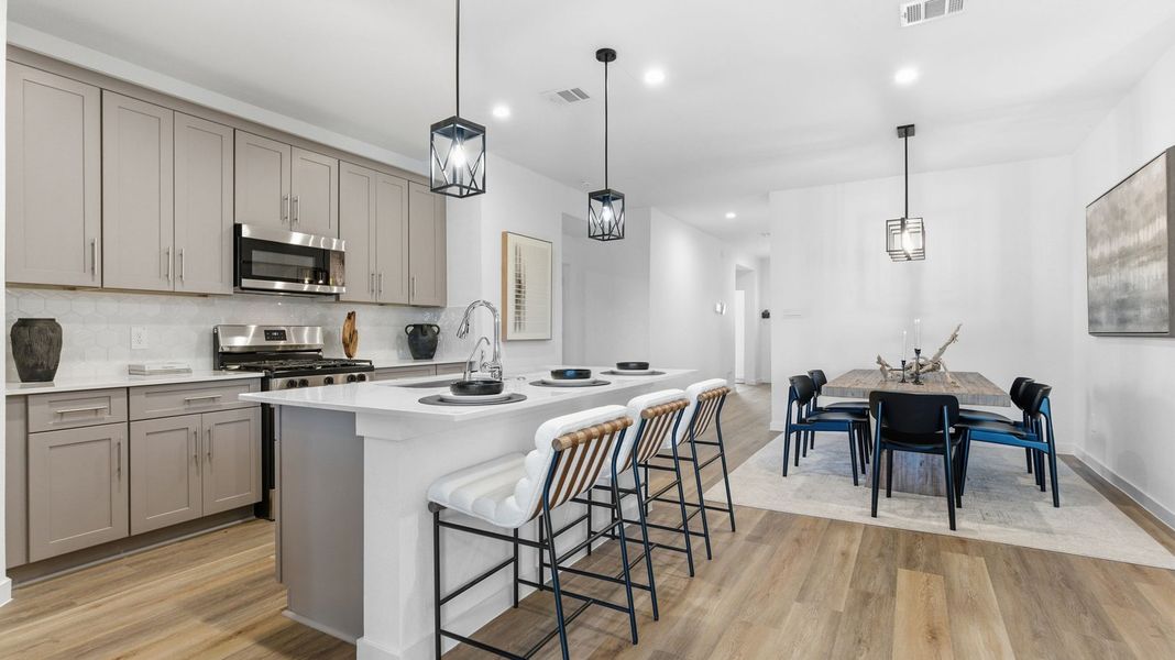 Furnished interior view inside a new home in Lago Mar, Texas City (Image 4).
