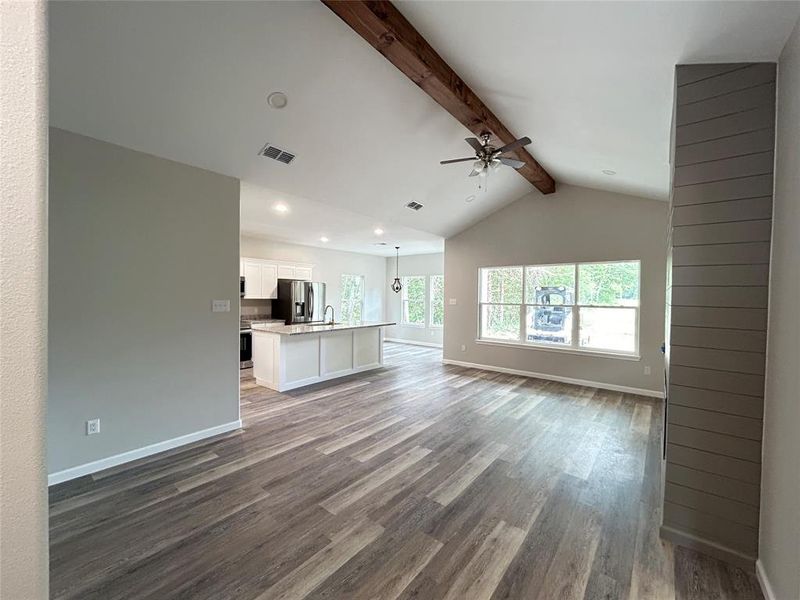Spacious, unfurnished interior of a new home in , Sulphur Springs (Image 10).