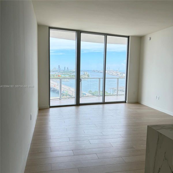Spacious, unfurnished interior of a new home in , Miami (Image 14).