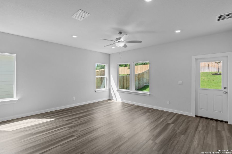 Spacious, unfurnished interior of a new home in The Meadows at Hunters Ranch, San Antonio (Image 24).