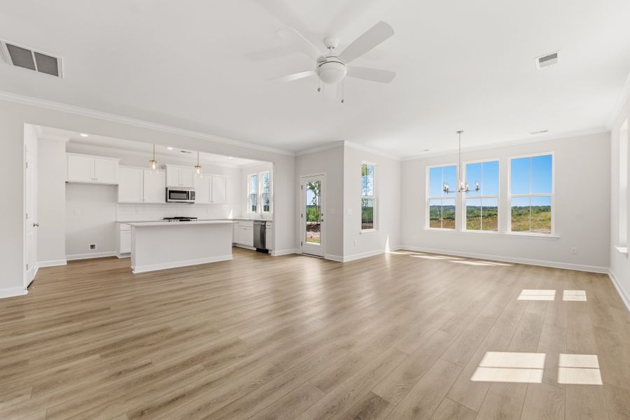 Spacious, unfurnished interior of a new home in Landmark Commons, Boiling Springs (Image 18).