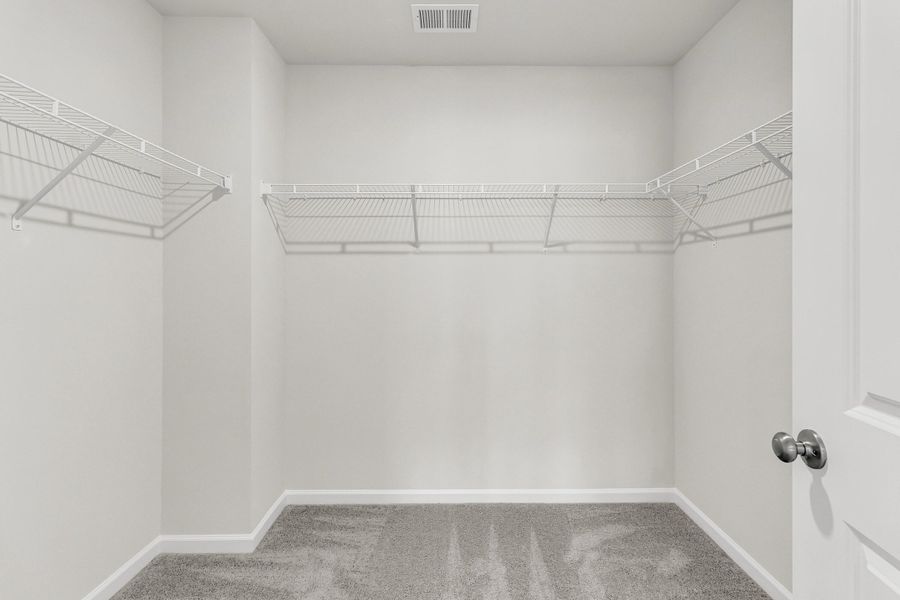 Spacious, unfurnished interior of a new home in Central Creek, Goose Creek (Image 17).
