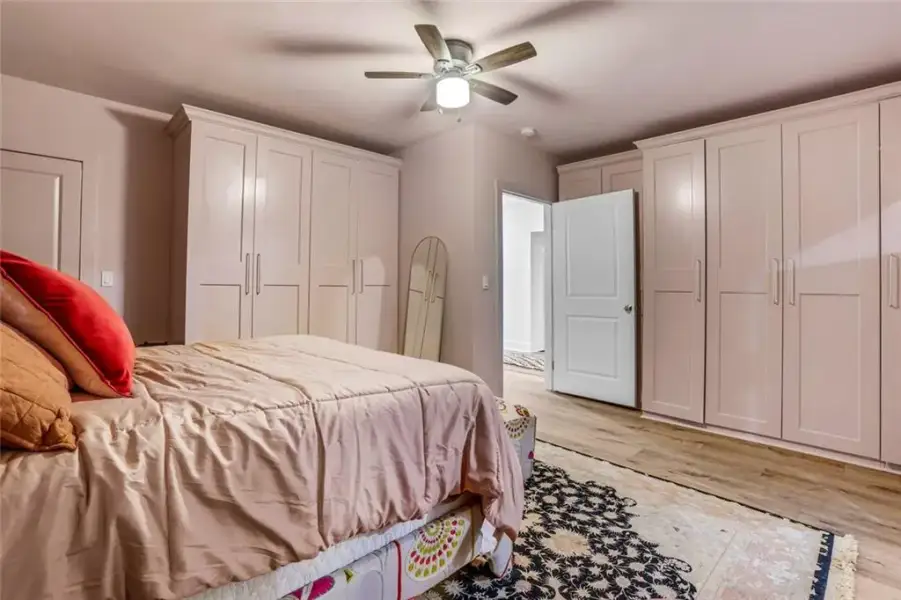 Furnished interior view inside a new home in , Atlanta (Image 27).