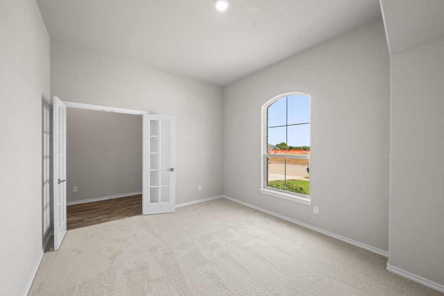 Spacious, unfurnished interior of a new home in El Dorado, Granbury (Image 24).
