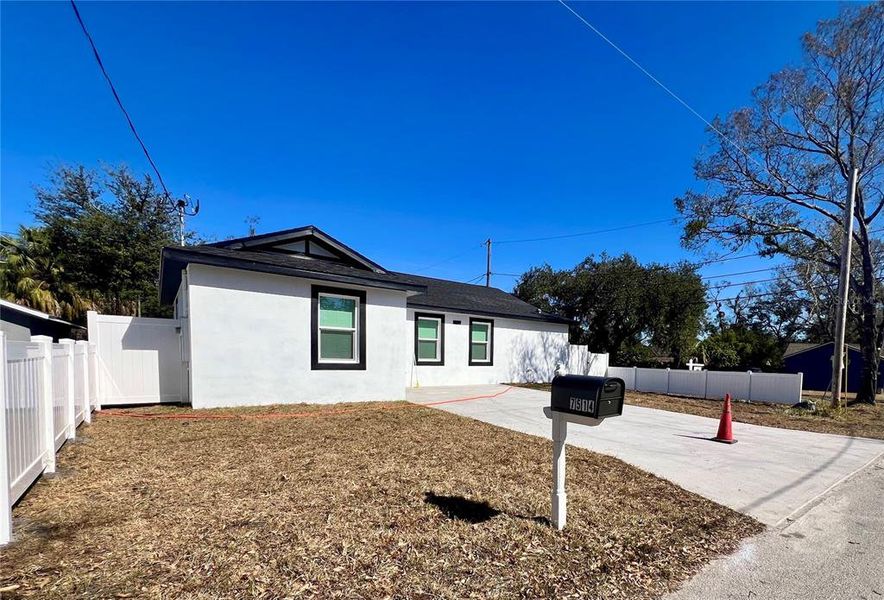 Exterior details and patio area of a home in , Tampa (Image 38).