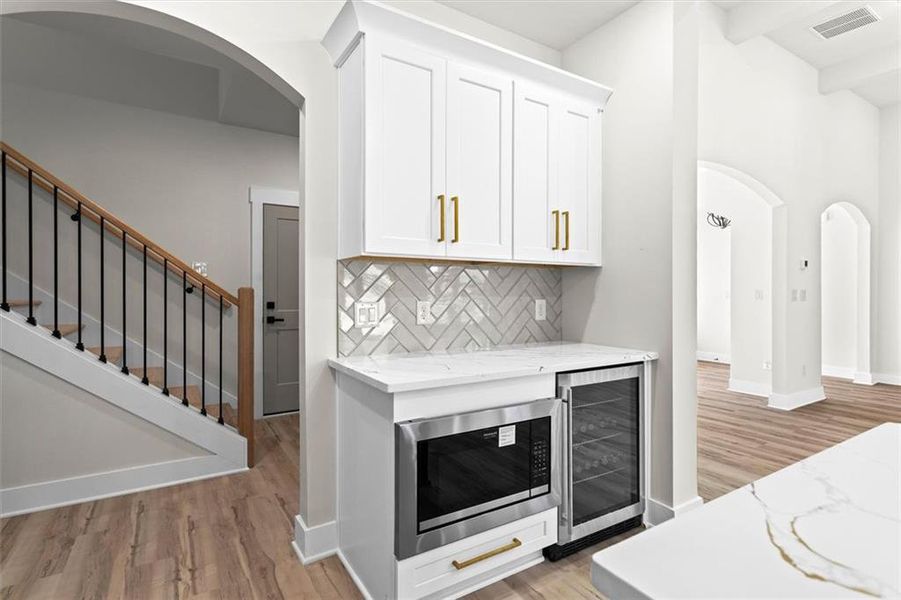 Furnished interior view inside a new home in , Gainesville (Image 21).