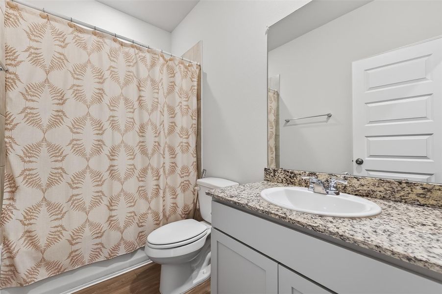 Furnished interior view inside a new home in , Tomball (Image 5).