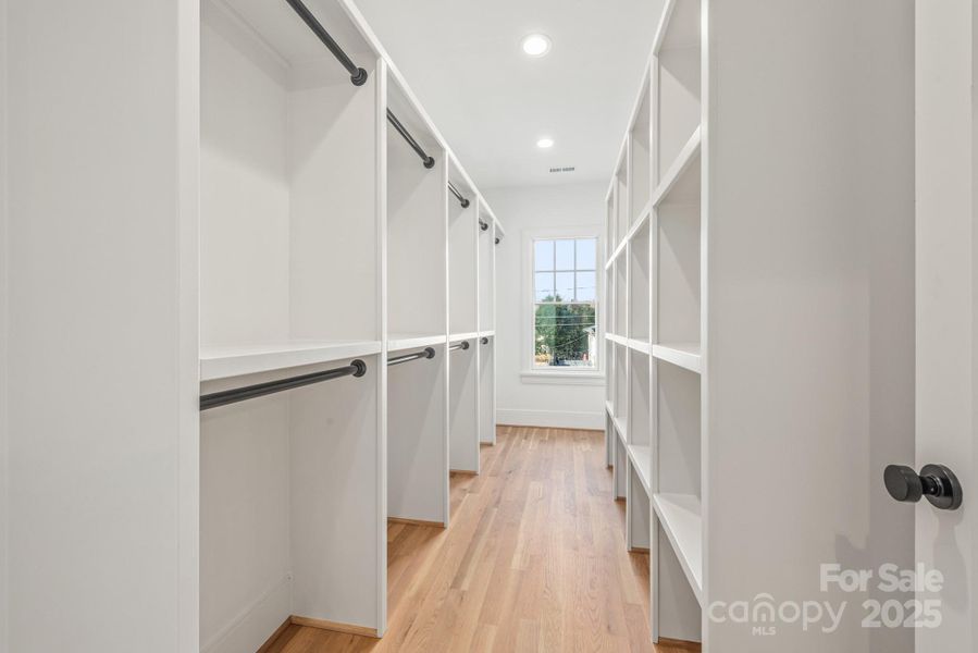 Spacious, unfurnished interior of a new home in , Charlotte (Image 20).