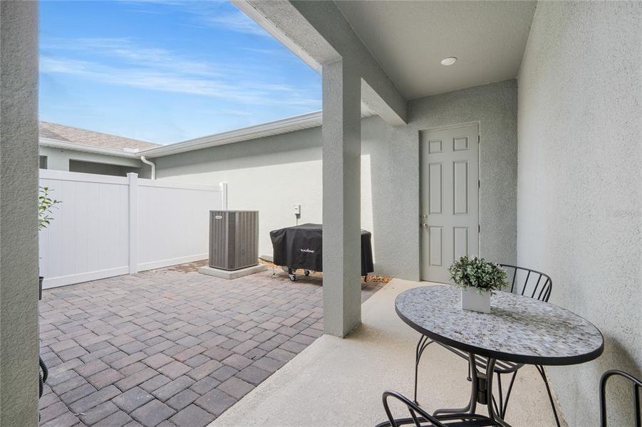 Exterior details and patio area of a home in Rivington, Debary (Image 3).