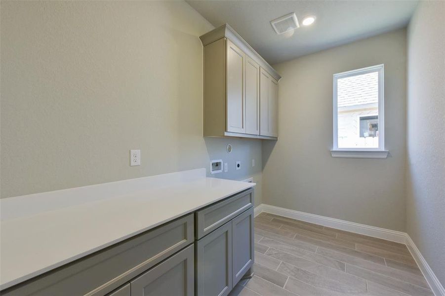 Furnished interior view inside a new home in Evergreen 50', Conroe (Image 12).