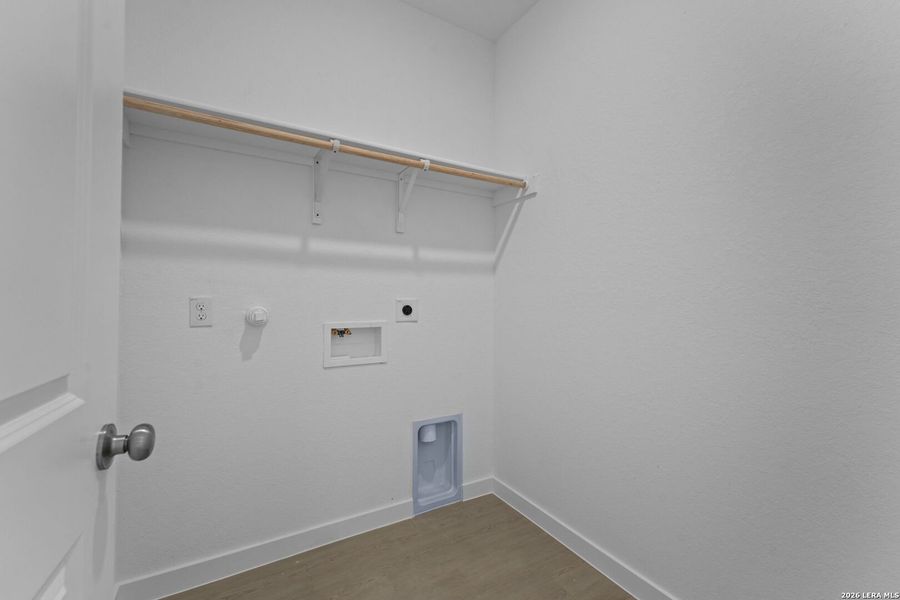 Spacious, unfurnished interior of a new home in Sky Ranch, New Braunfels (Image 13).