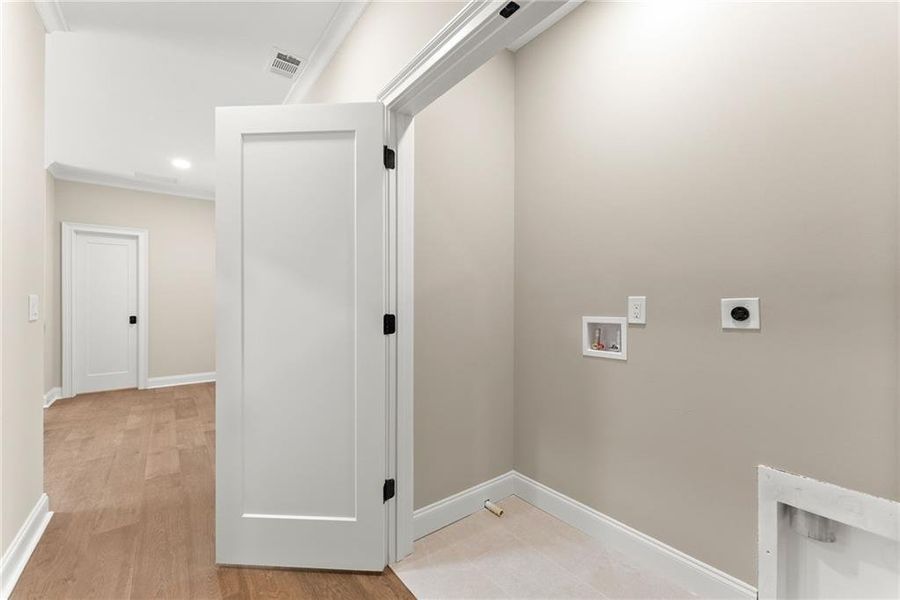 Spacious, unfurnished interior of a new home in , Gainesville (Image 50).
